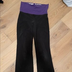 PINK Victoria secret yoga pants size M, black with purple top, good condition